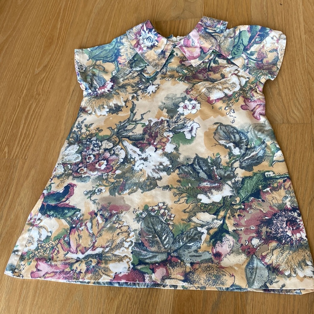 Coco Au Lait dress in beautiful flower fabric! Size 6A. Used but in great shape!